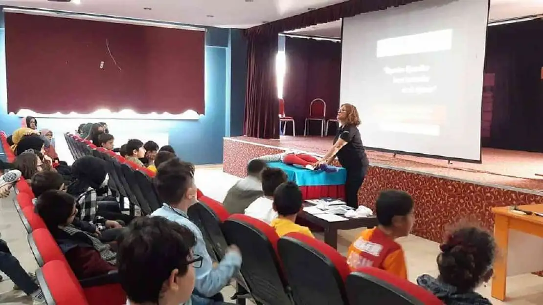 'Temel Eğitimde 10 bin Okul Projesi' ilk yardım seminerleri başladı