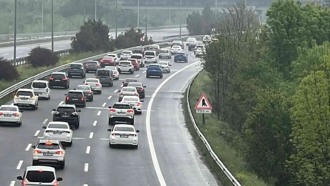 Yağmur bayram trafiğine engel olamadı