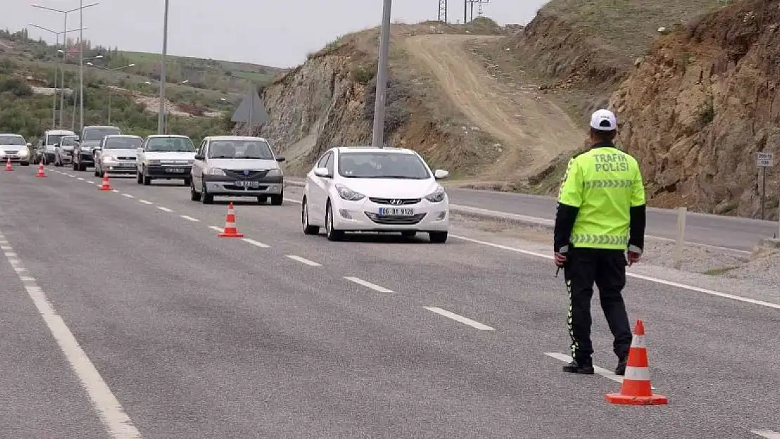 Yozgat'ta bayram öncesi trafik yoğunluğu başladı