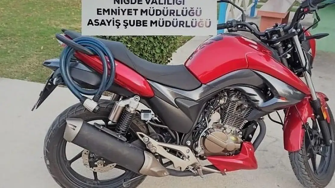 Motosiklet hırsızı bekçilerden kaçamadı