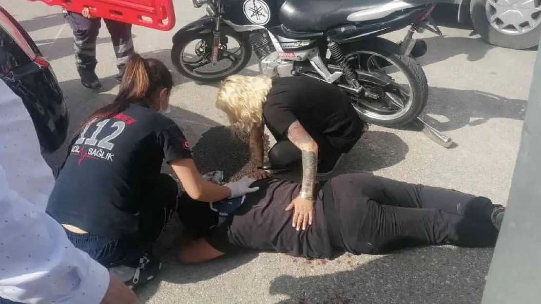 Manavgat'ta motosiklet ile kamyonet çarpıştı: 2 yaralı