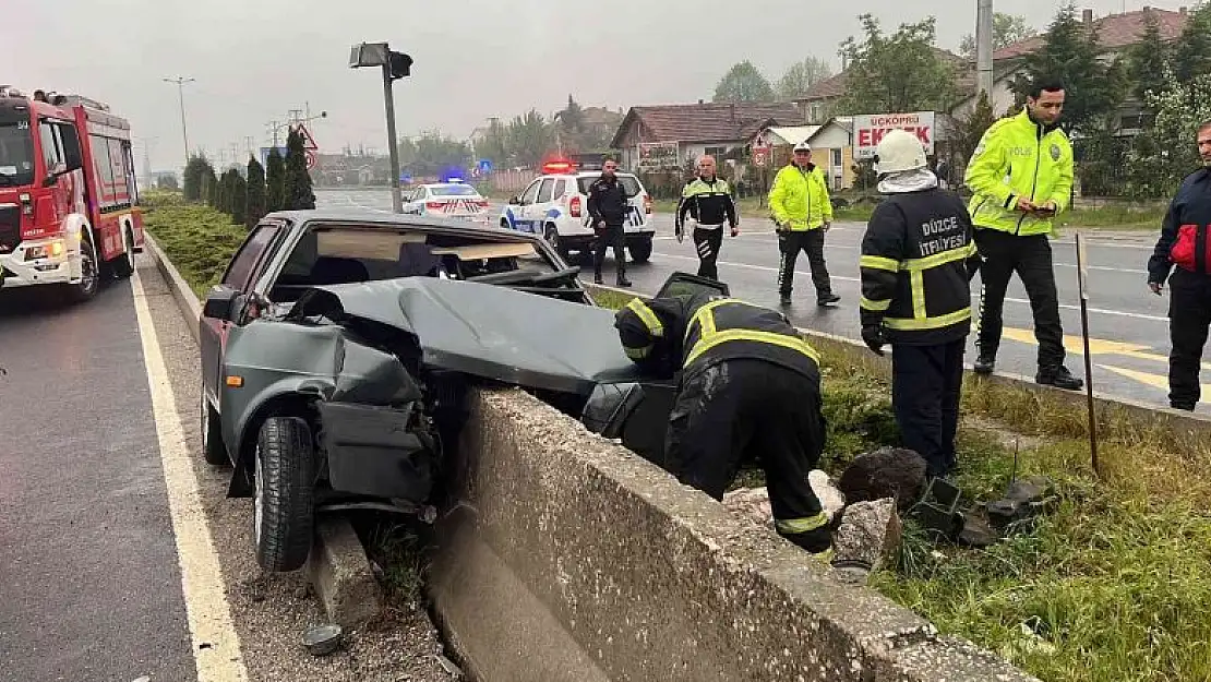 Otomobil beton bloğa saplandı: 1 yaralı