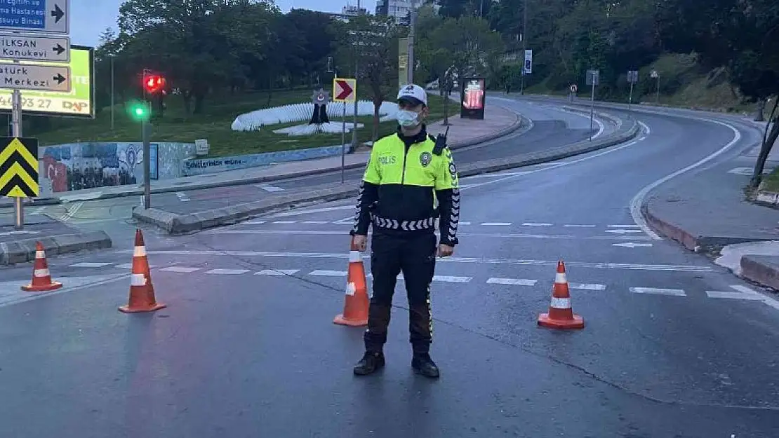 İstanbul'da 1 Mayıs için yollar trafiğe kapatıldı