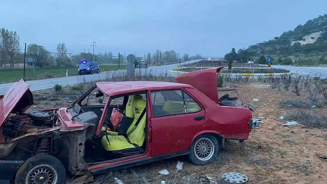 Takla atan araçta baba öldü, oğlu ağır yaralandı