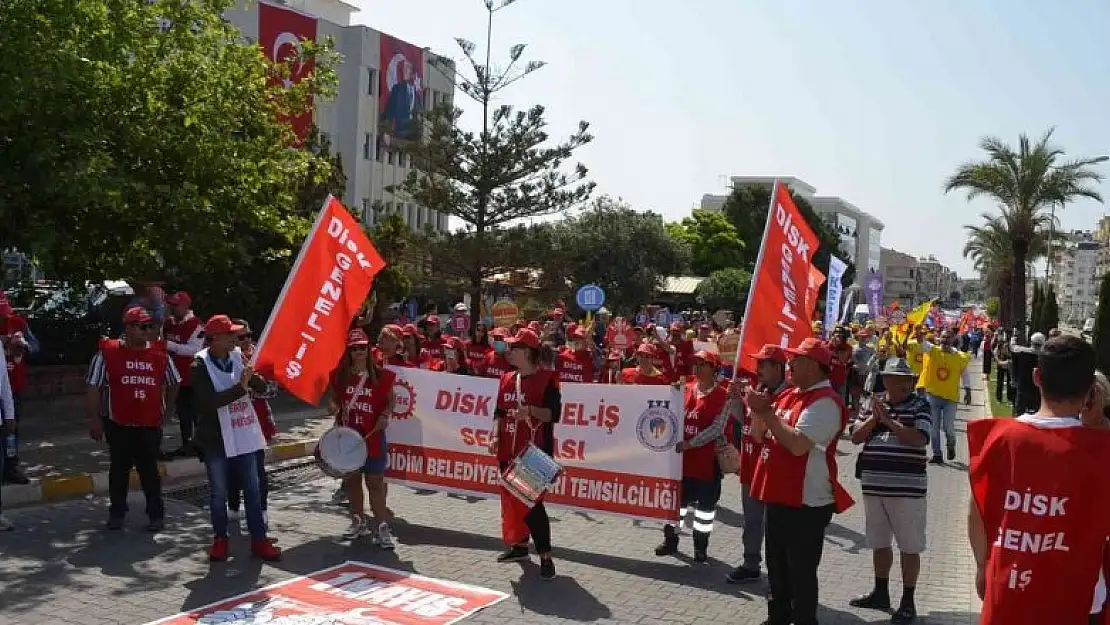 Didim'de 1 Mayıs meydanda kutlandı