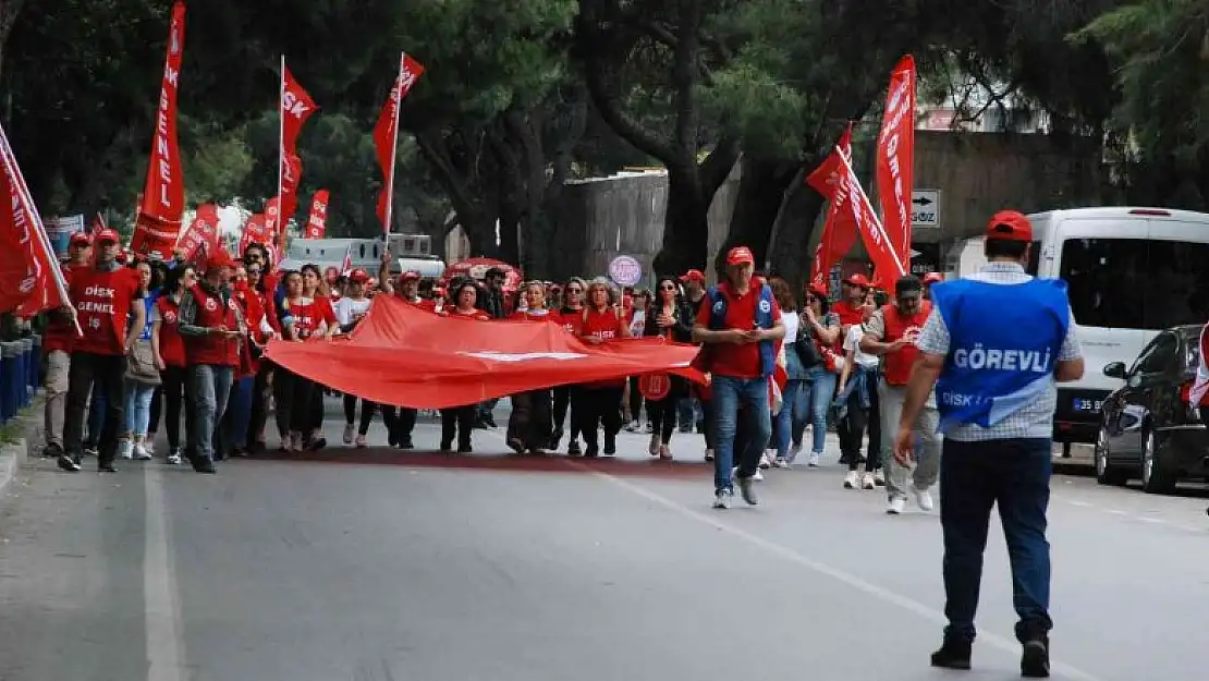 İzmir'de 1 Mayıs kutlamaları