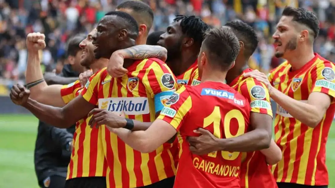 Spor Toto Süper Lig: Kayserispor: 1 - Beşiktaş: 0 (İlk yarı)