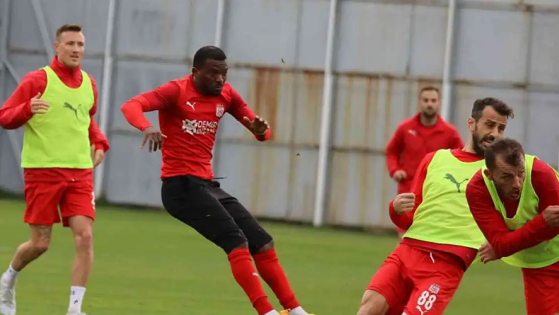 Sivasspor'da Kasımpaşa mesaisi başladı