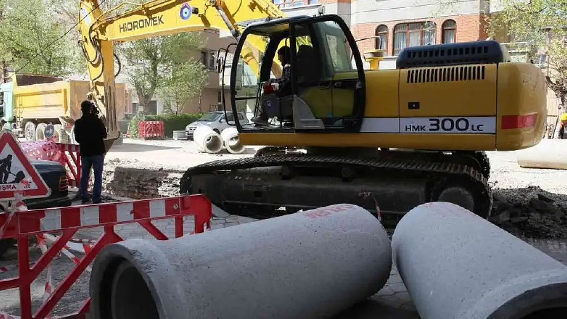 ASKİ'den Hürriyet Caddesi'nde su taşkınlarına son verecek çalışma