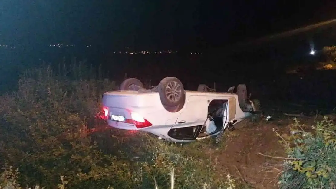 Alkollü sürücünün kullandığı otomobil jandarmadan kaçarken takla attı: 2 yaralı