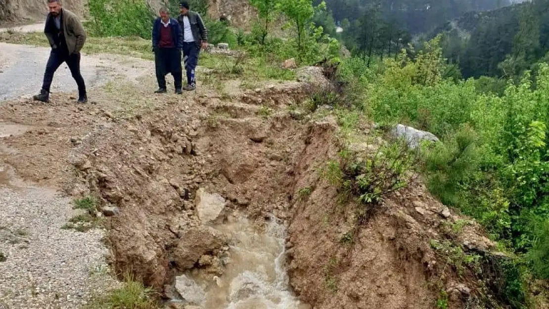 Düziçi'nde heyelan nedeniyle içme suyu boru hattı zarar gördü