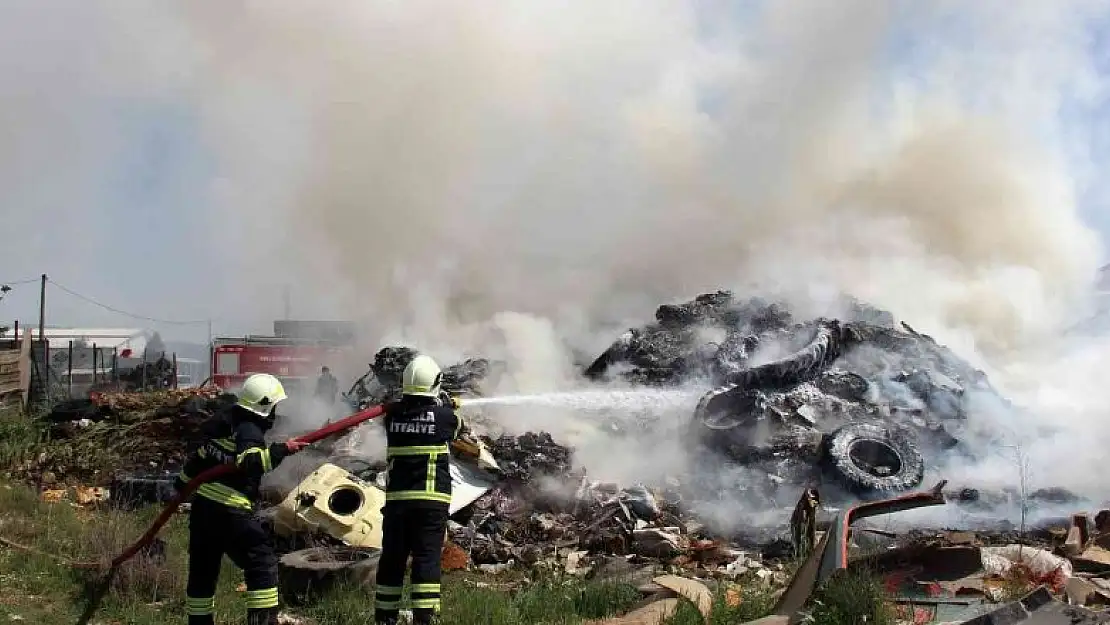 Büyükşehir İtfaiyesi bayramda 54 olaya müdahale etti