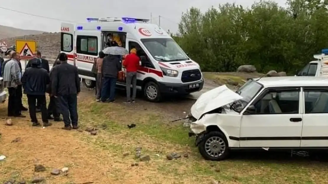 Tunceli'de trafik kazası: 4 yaralı