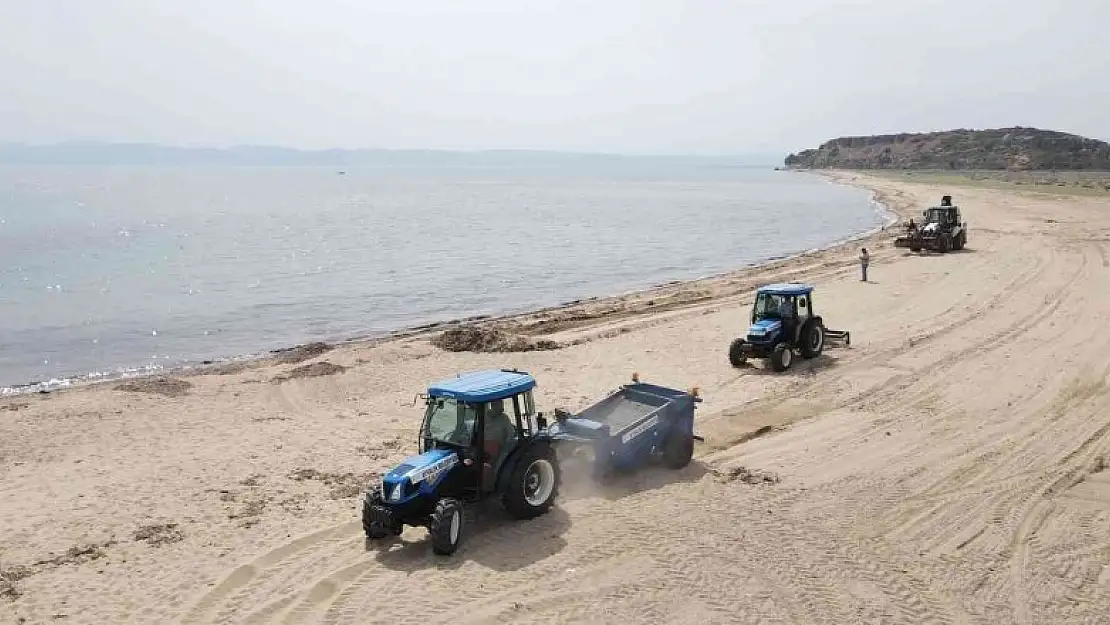 Ayvalık'ta sahiller turizm sezonuna hazırlanıyor