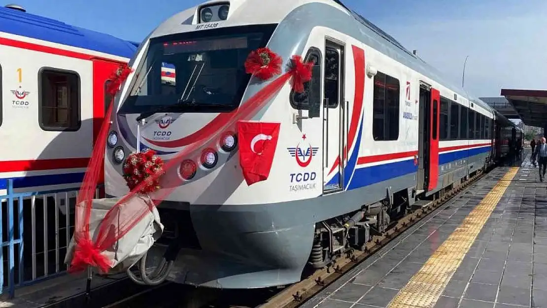 Bakan müjdeyi verdi, Diyarbakır-Batman arasında konforlu yeni tren sefere başladı