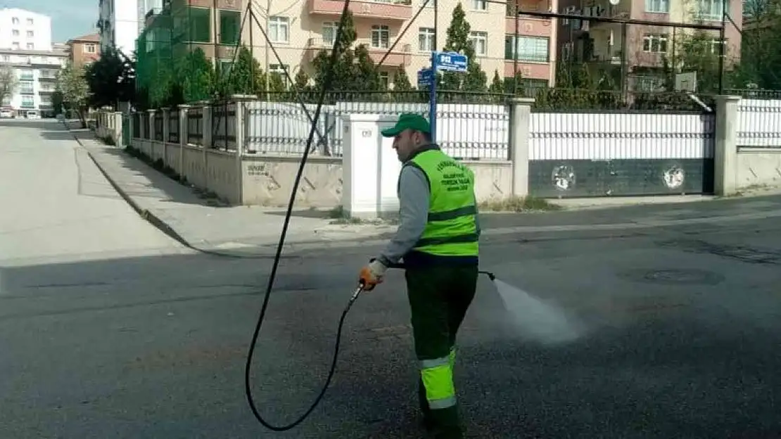 Yenimahalle sokaklarında temizlik çalışması