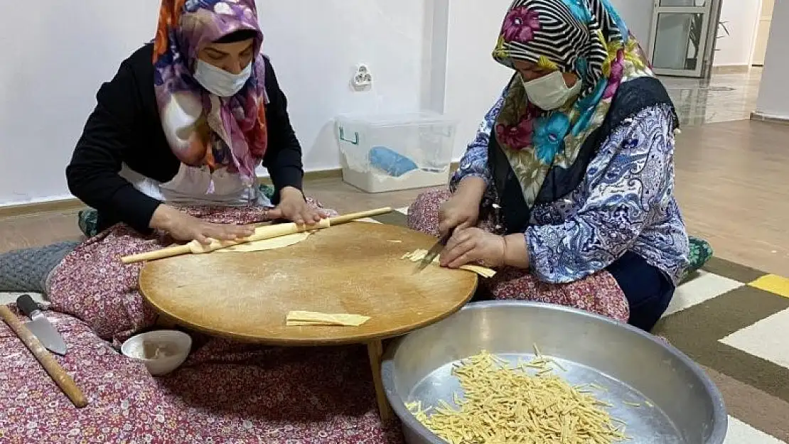 Kadınlar üreterek ekonomiye katkı sağlıyor