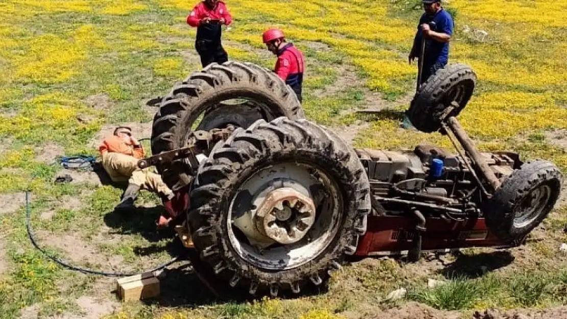 Tarlada çift süren traktör uçuruma yuvarlandı: 1 ölü, 1 yaralı