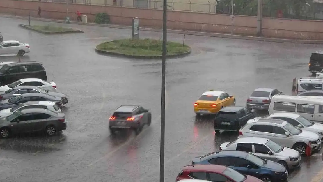 Meteoroloji sel baskını için uyardı: Diyarbakır'da sağanak etkili oldu