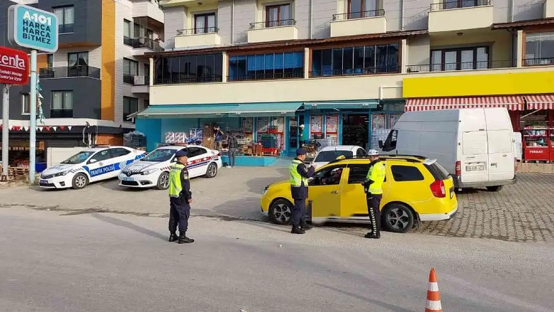 Çınarcık'ta jandarmadan trafik denetimleri