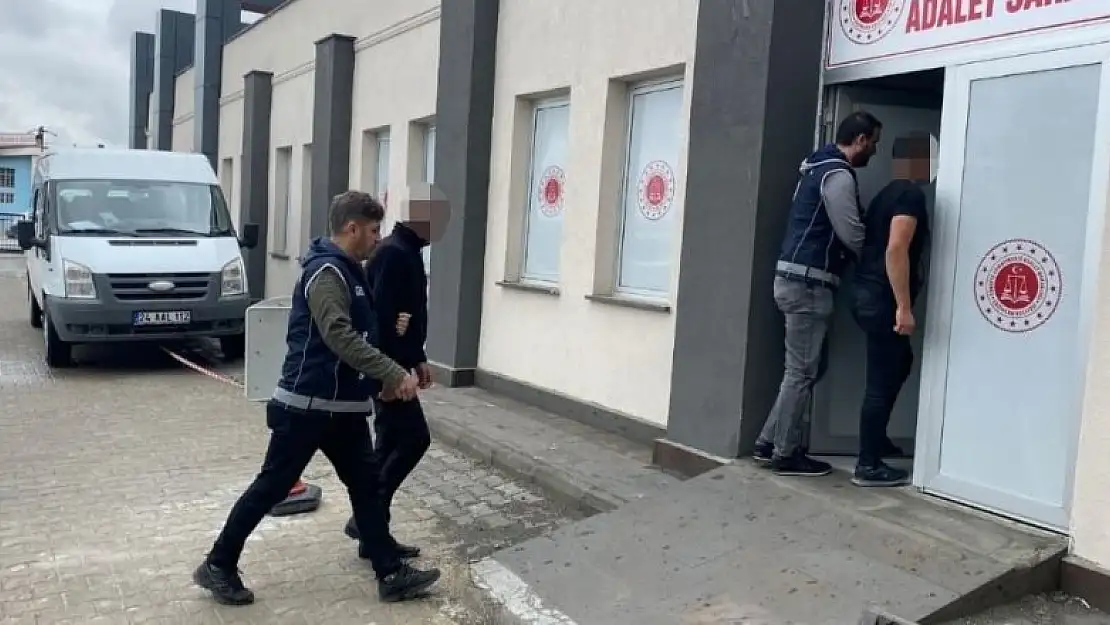 Erzincan'da 4 kaçak göçmen taşıyan otobüs şoförü tutuklandı