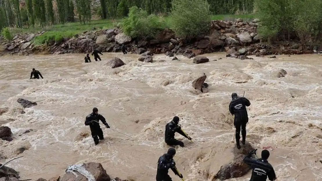 Kaza sonrası suda kaybolan Fevzi Bulut'u bulmak için Ankara'dan özel ekip geldi