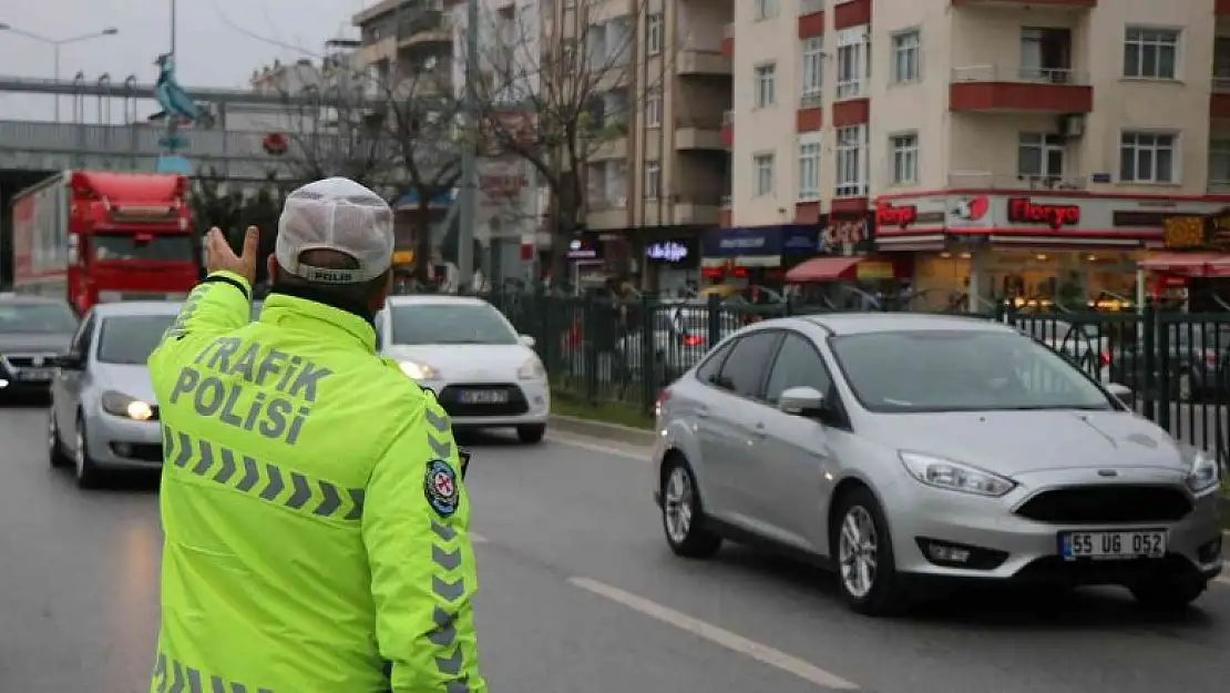 1213 aranan şahıs yakalandı, 26 bin 334 araca ceza yazıldı