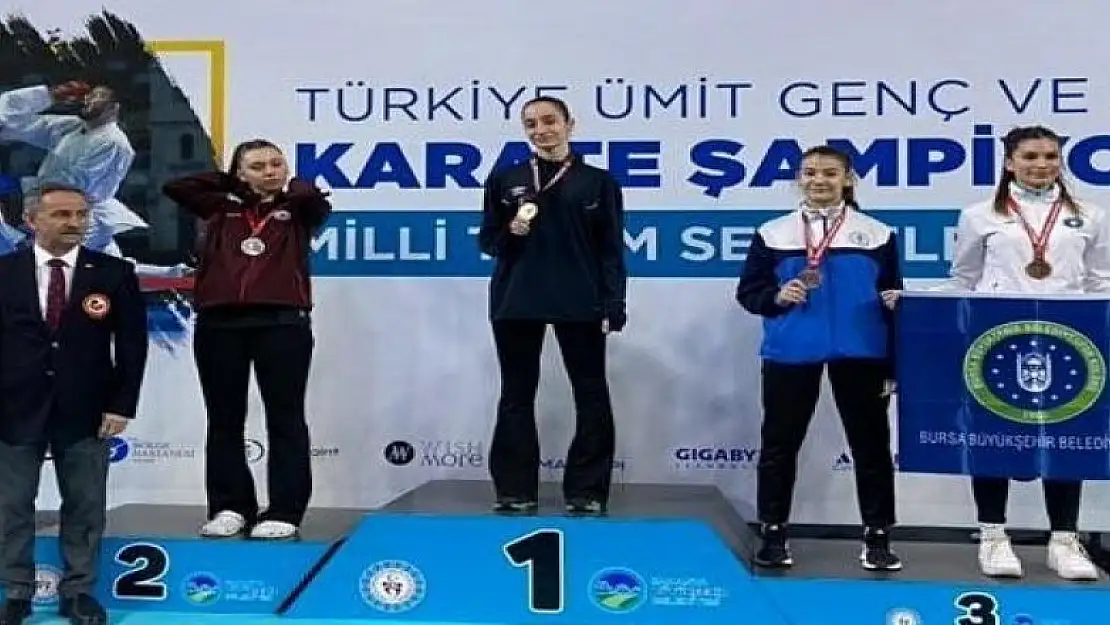 Bağlar Belediyesi'nin milli sporcusu Sena Kızılaslan yeniden Türkiye şampiyonu oldu