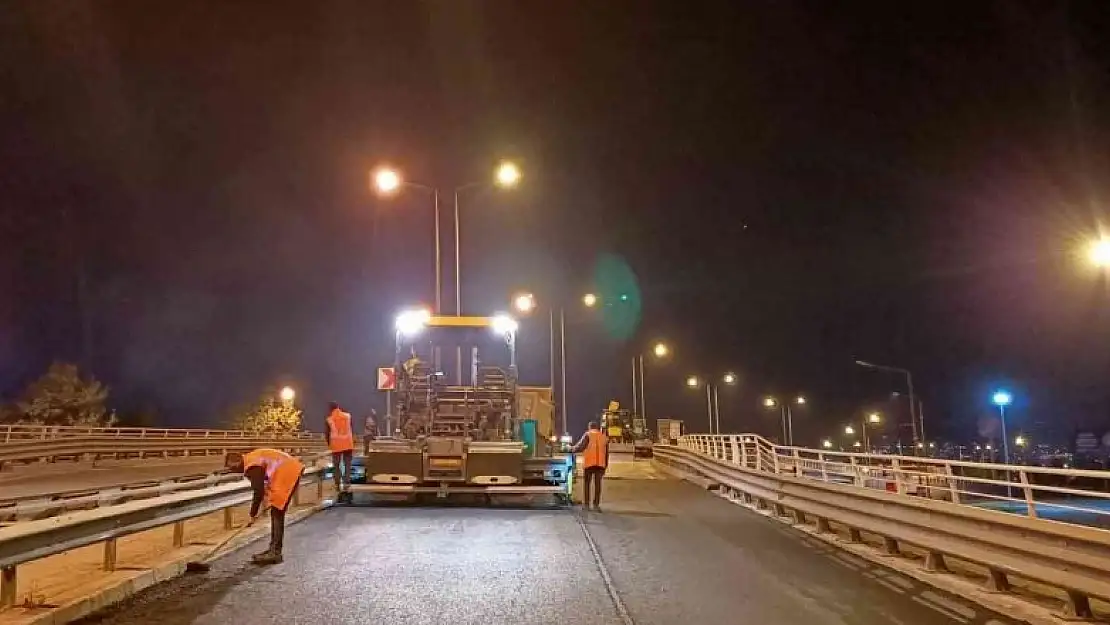 Gece yarısı yapılan asfalt trafik aksatmadı