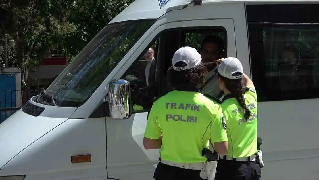 Denizli'de 'Yayalar için 5 adımda güvenli trafik' uygulaması yapıldı