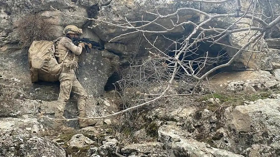 Terör örgütü PKK'ya büyük darbe: Ağrı Grubu saklandıkları inlerinde yok edildi!