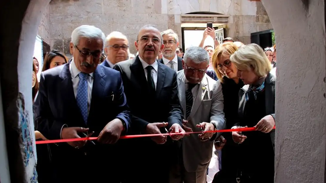 Karatay Medresesi Çini Eserler Müzesi'nin restorasyonu tamamlanan bölümleri ziyarete açıldı