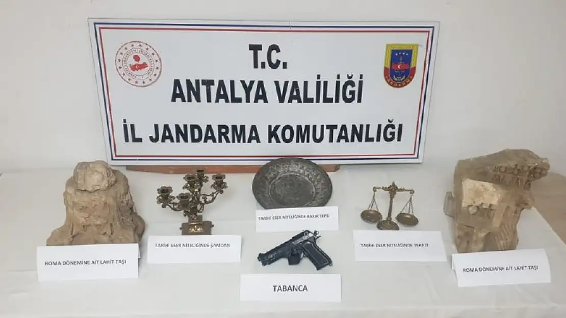 Jandarmanın yaptığı baskında evden tarih çıktı