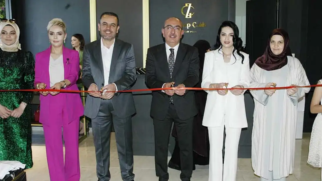 Zeynep Çalık, Premium Moda Ve Giyim Mağazası Hizmete Açıldı