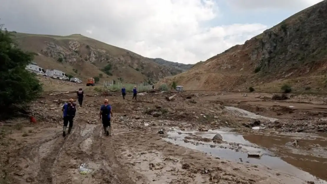 AFAD'tan sel ve su baskını uyarısı! O illeri tek tek açıkladı