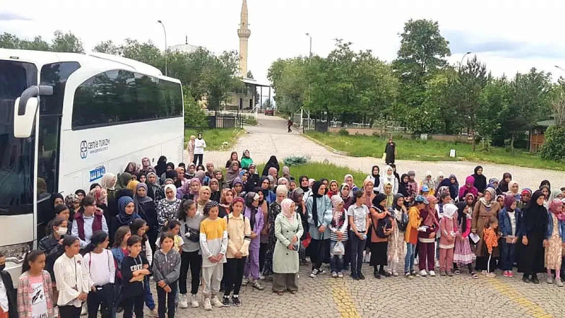 Ali Şeker Vakfı kuran kursu öğrencilerine gezi düzenledi