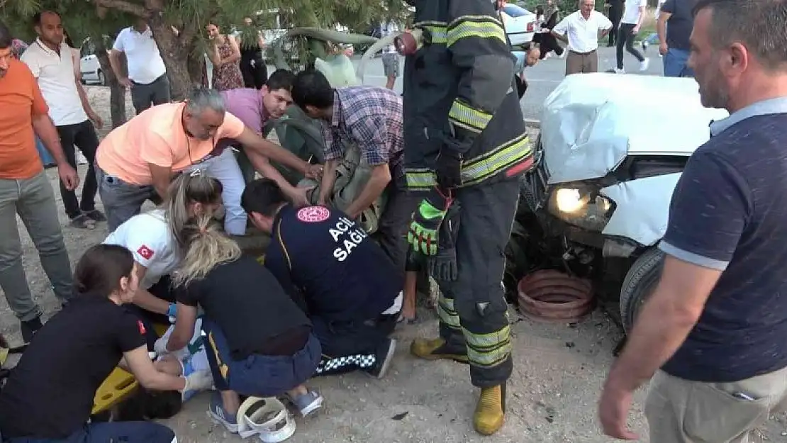 Kaza sonrası sürüklenen araçlar bebek arabası ve yayalara çarptı 1 ölü 7 yaralı