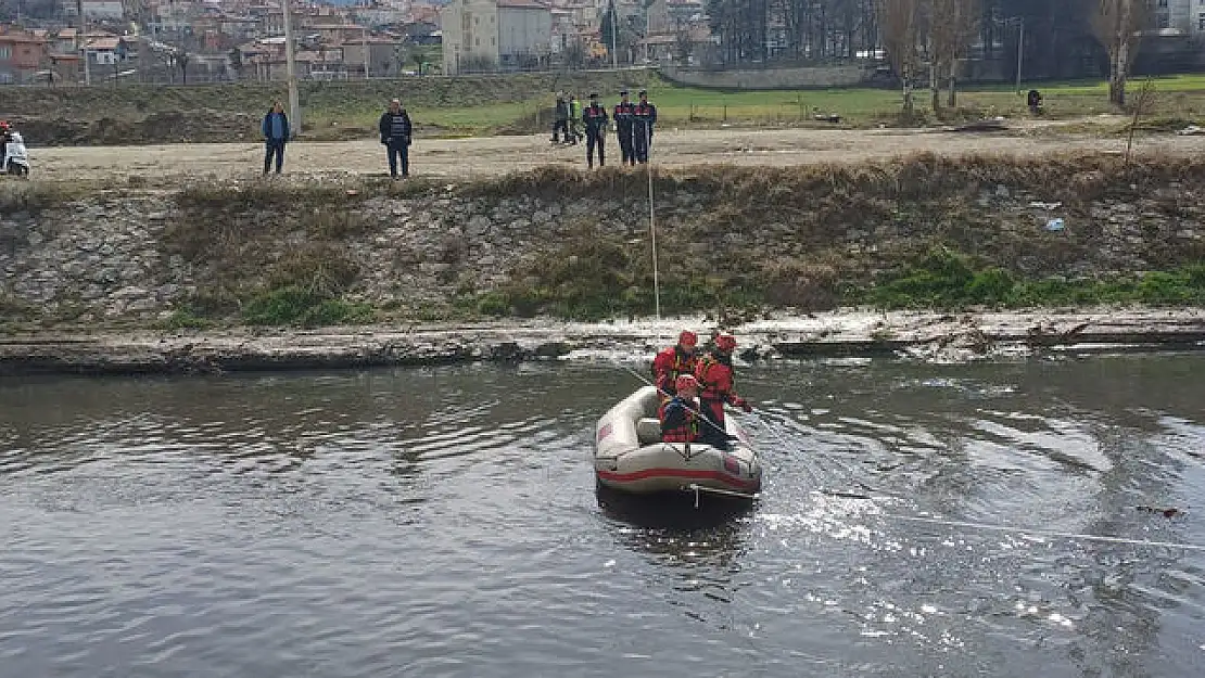 7 Yaşındaki çocuğun cansız bedeni çayda bulundu