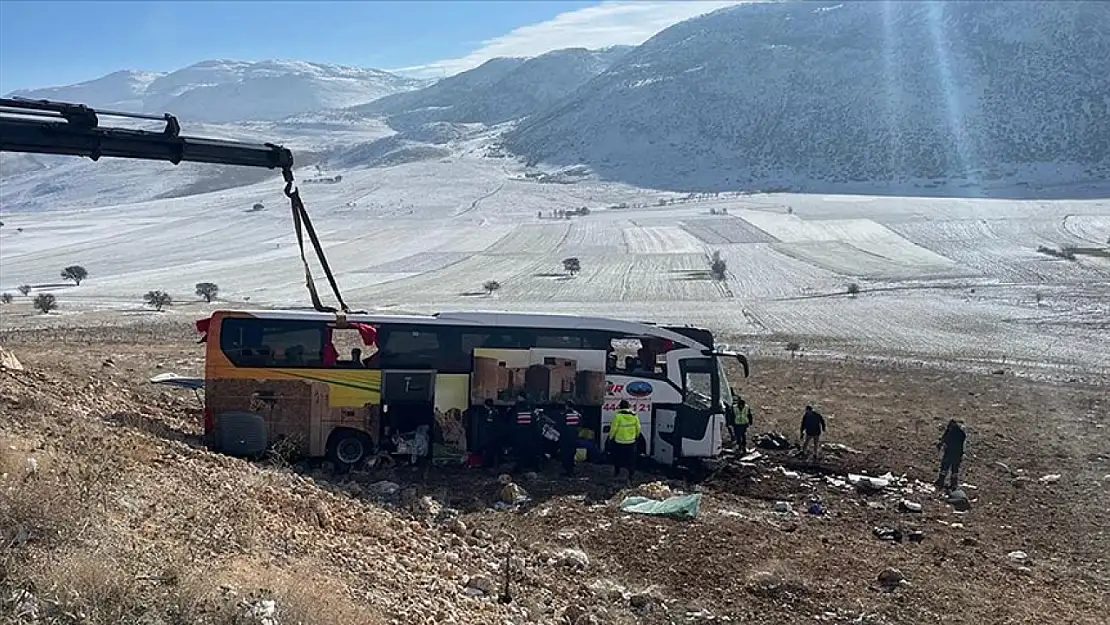 Afyonkarahisar'da feci kaza: 8 ölü, 35 yaralı