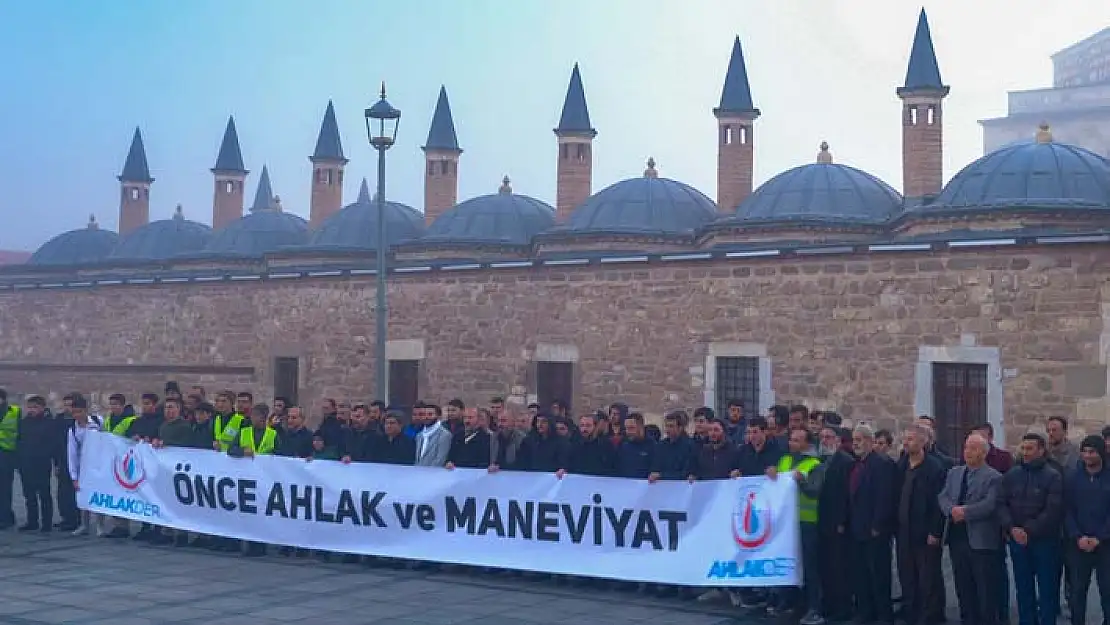 AHLAKDER gençleri buluşturdu