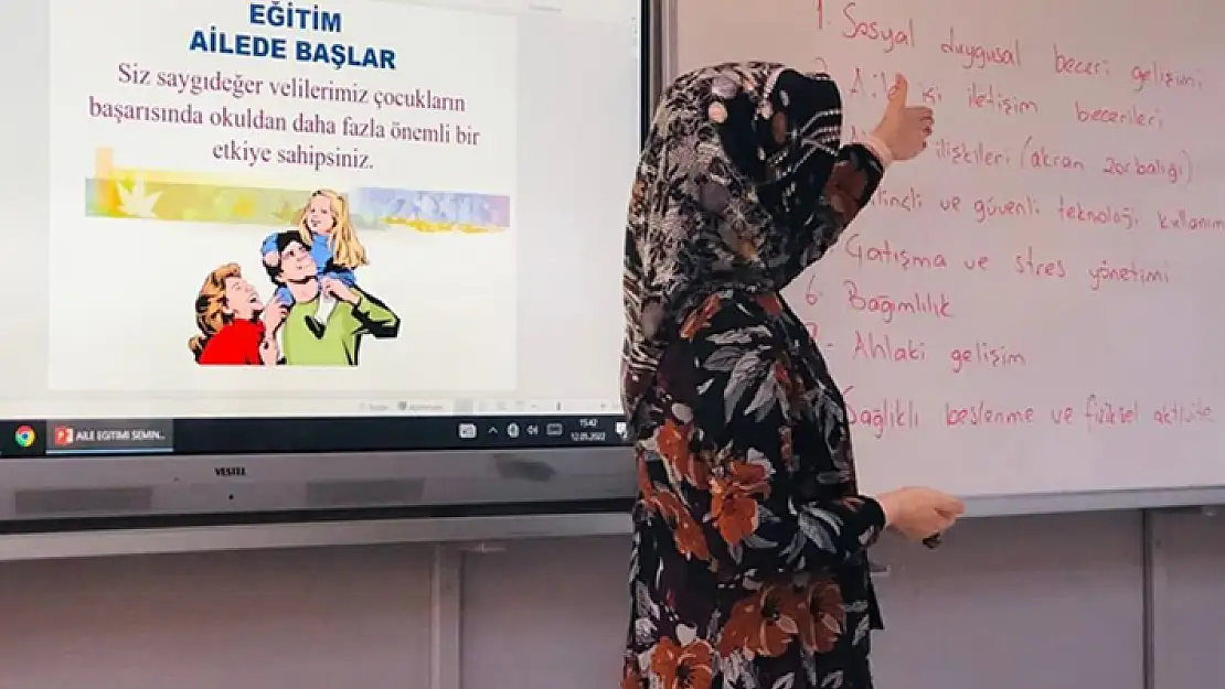 Aile Okulu Projesi kapsamında 2 ayda 525 bin kişi eğitim aldı