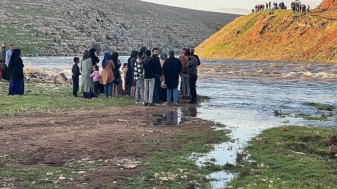 Akıntıya kapılan çocuğu arama çalışmaları devam ediyor