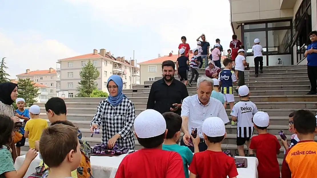 Akkaya'dan öğrencilere dondurma İkramı