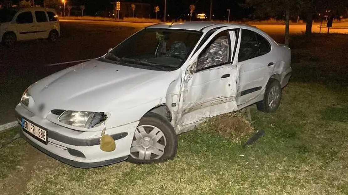 Aksaray'da 16 yaşındaki alkollü ve ehliyetsiz sürücü kaza yaptı