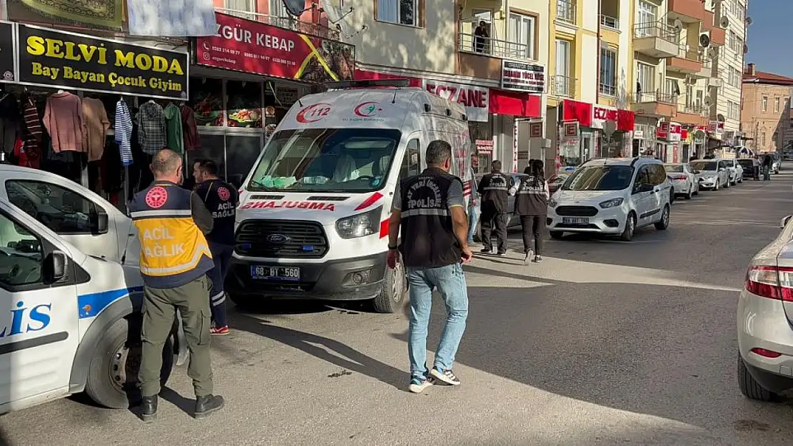 Aksaray'da bir kişi evinde boğazı kesik halde ölü bulundu