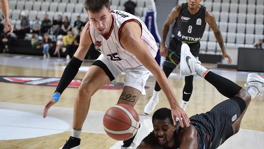 Aliağa Petkim, Manisa Basket'i 74-67 ile geçti