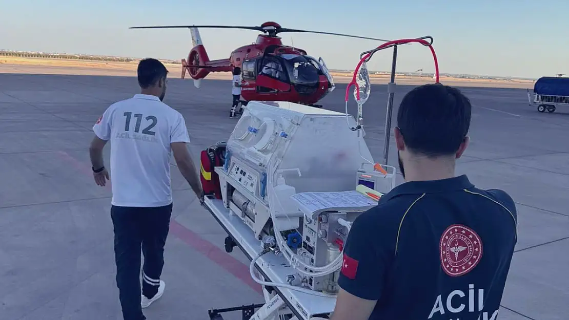 Ambulans helikopter bir günlük bebek için havalandı