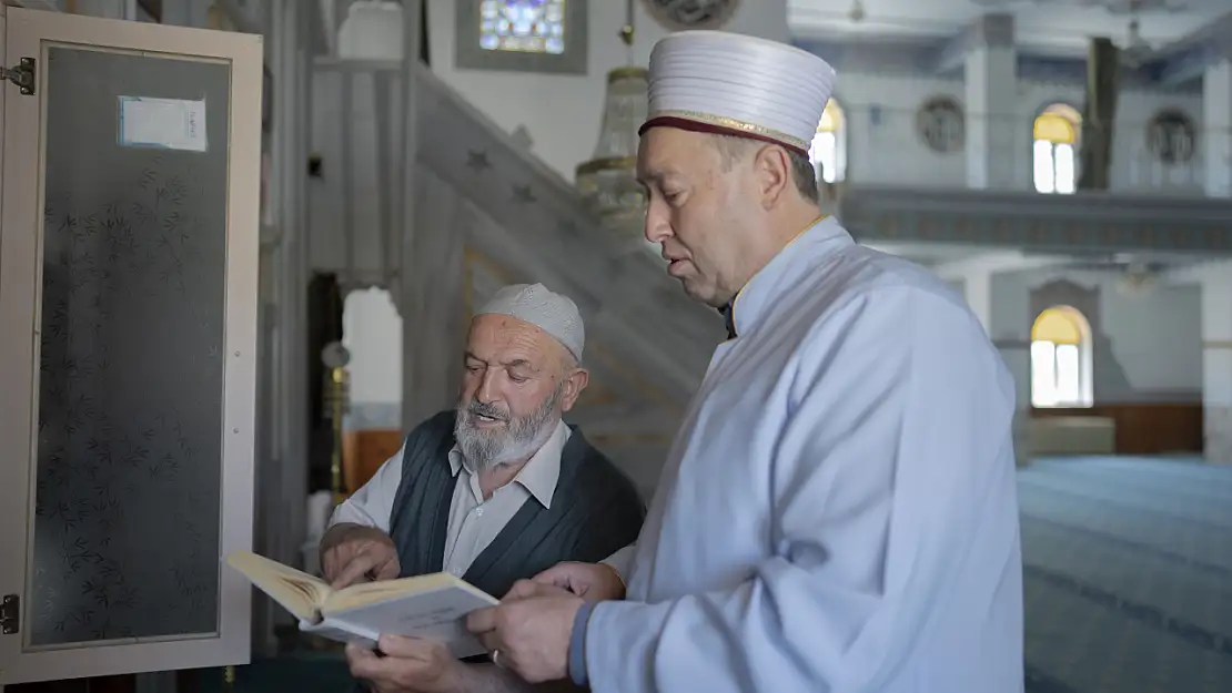 Ankara Mamak'ta üç kuşaklık cami imamlığı geleneği devam ediyor