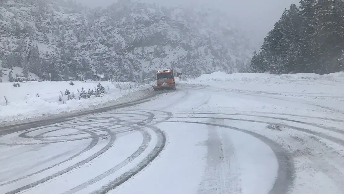 Antalya-Konya karayolunda kar yağışı başladı