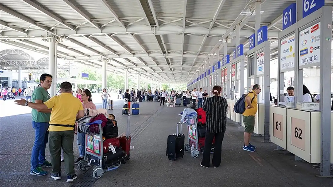 Antalya'ya gelen turist sayısı 5 milyonu aştı